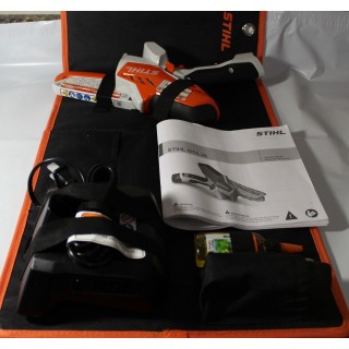 GTA 26 PRUNER CHAINSAW W/CARRYING CASE, BATTERY AND CHARGER.